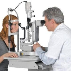 اسلیت لمپ در ویزیت چشم پزشکی