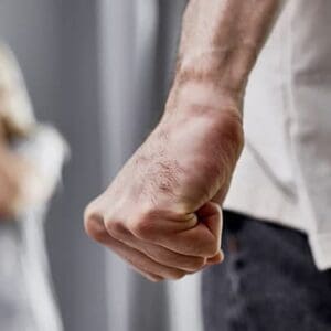 راهکارهای مقابله با خشونت خانگی